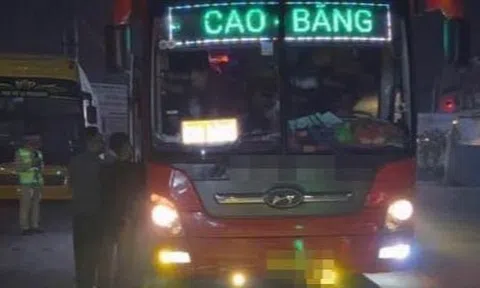 'Nhồi' 109 người trên xe 45 chỗ, tài xế và chủ xe khách bị phạt 225 triệu đồng