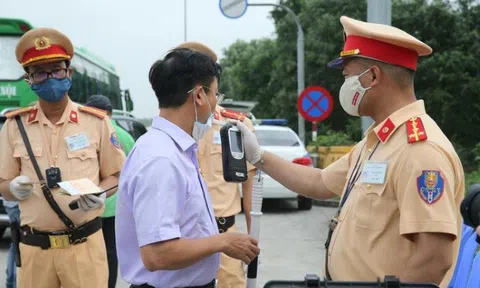 CSGT ra quân kiểm tra, phát hiện hơn 2.800 tài xế vi phạm nồng độ cồn ngày mồng 2 Tết