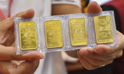 Giá vàng hôm nay 6/2: Đồng loạt "rơi tự do", vàng SJC mất mốc 178 triệu đồng