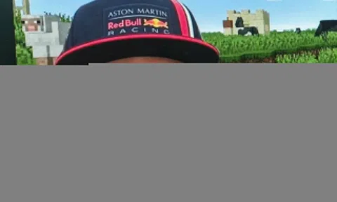 Vì sao 'cả mạng xã hội' để ảnh Max Verstappen?