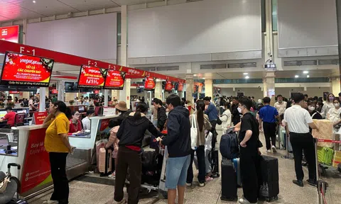 Lượng khách kỷ lục đổ về Tân Sơn Nhất, lưu ý cho hành khách đi lại