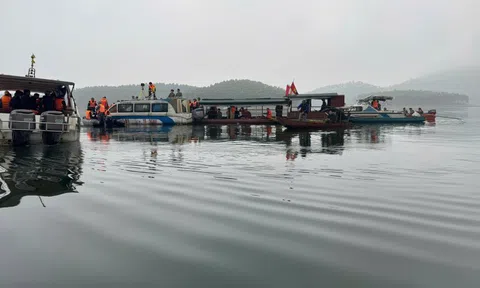 Khẩn trương điều tra nguyên nhân vụ chìm tàu chở khách trên hồ Thác Bà