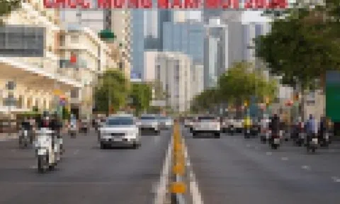 Giao thông TP.HCM 'dễ thở' trong ngày làm việc đầu tiên sau Tết