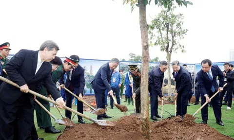 Tổng Bí thư dự Lễ phát động 'Tết trồng cây đời đời nhớ ơn Bác Hồ'