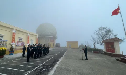 Mùa xuân trên 'mắt thần' Đông Dương