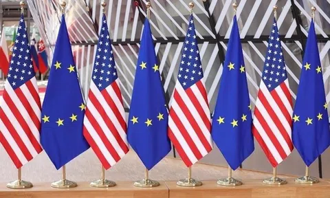 Italy kêu gọi kiềm chế khi EU tạm hoãn thỏa thuận thuế quan với Mỹ