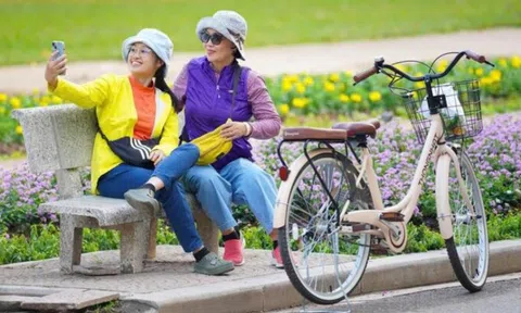 Dự báo thời tiết ngày 27/2: TP.HCM có mưa rào, miền Bắc hửng nắng