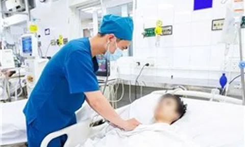 Điều trị thành công nam sinh 15 tuổi bị sốt xuất huyết biến chứng nặng hiếm gặp