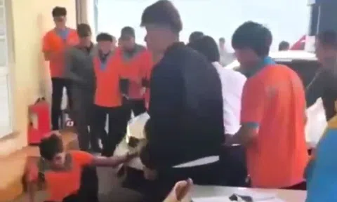 Ôtô lao vào nhóm người tại cây xăng ở Đà Lạt