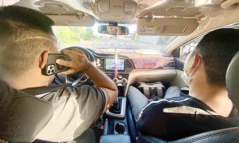 Đeo tai nghe điện thoại khi đang lái xe, đừng tưởng không bị phạt