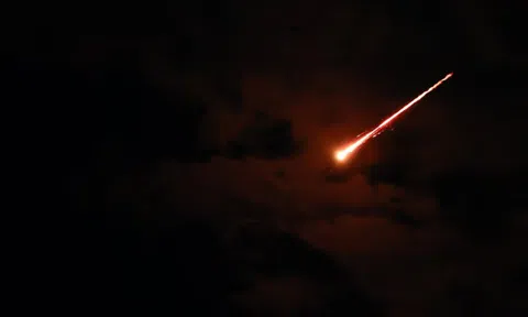 Eo biển Hormuz bị đe dọa đóng cửa giữa chiến dịch quân sự quy mô lớn tại Iran