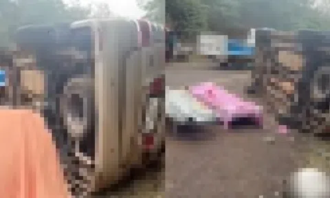 Lật xe 7 chỗ ở Đồng Nai, 2 người tử vong