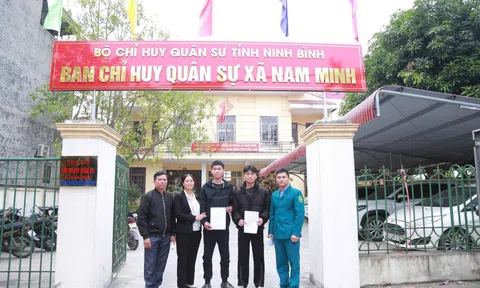 Cử nhân IT và em trai 19 tuổi cùng viết đơn tình nguyện nhập ngũ