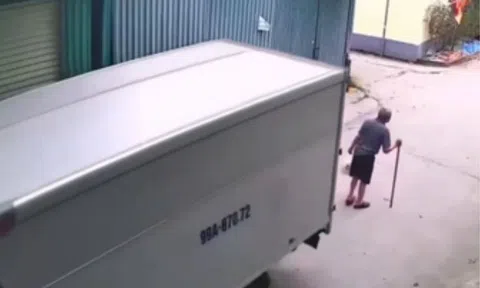 Xe tải lùi ẩu, cán tử vong cụ ông 90 tuổi