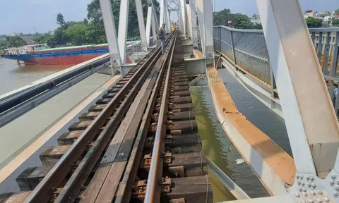 Sửa chữa khẩn cấp để khôi phục chạy tàu qua cầu Ghềnh