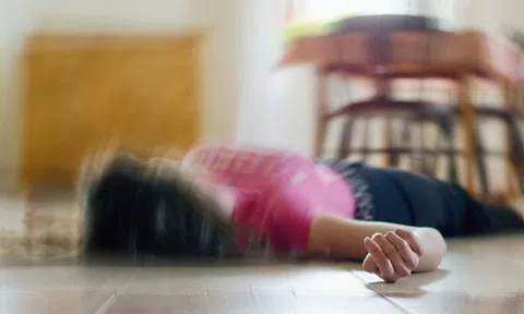 Cô gái 18 tuổi đau dữ dội lúc nửa đêm, bác sĩ cảnh báo khẩn 2 sai lầm nhiều người Việt vẫn làm