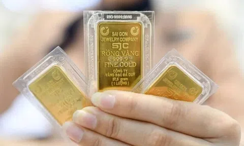 Giá vàng hôm nay 7.3: SJC bứt tốc lên 185 triệu đồng/lượng