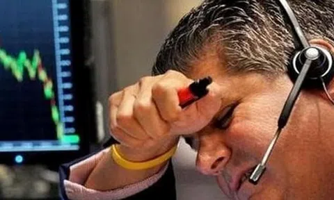 Khối ngoại bán ròng hàng trăm tỷ đồng phiên VN-Index giảm điểm kỷ lục, cổ phiếu nào bị "xả" mạnh nhất?