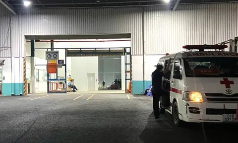 Sập la phông kho hàng ở một công ty tại TP.HCM, 1 người tử vong