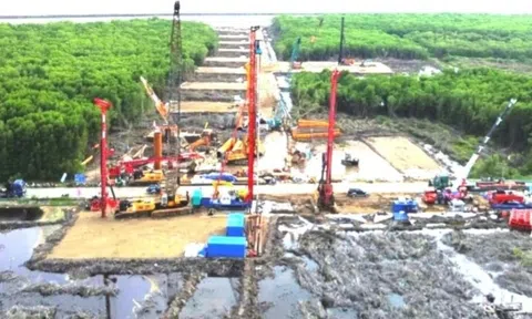 Lo ‘sốt vó’ vì thiếu cát thi công cầu vượt biển ra đảo Hòn Khoai