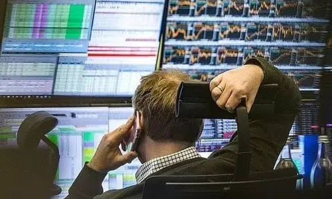 Phiên 12/3: Khối ngoại bán ròng hàng trăm tỷ đồng, "tung" 250 tỷ gom một cổ phiếu VN30