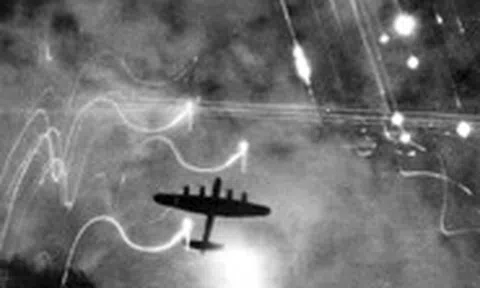 Ném bom: Lịch sử ác mộng của chiến tranh - Kỳ 5: Những thành phố bốc cháy