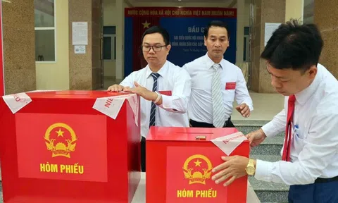 Lá phiếu bầu cử đầu tiên trên đảo tiền tiêu Bạch Long Vĩ