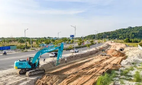 Lo 'vỡ' tiến độ dự án giao thông vì khan hiếm xăng dầu, vật liệu tăng