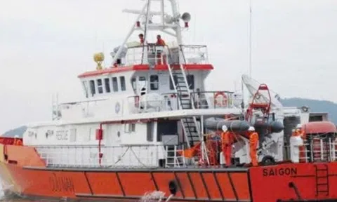 Chìm tàu chở 35.000 tấn cát ngoài khơi Sóc Trăng, khẩn cấp tìm 4 người