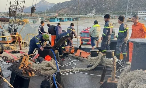Ngạt khí trên tàu hàng ở Khánh Hòa, 3 người tử vong