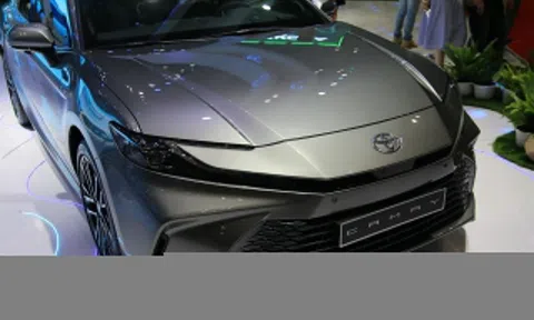 Nhiều xe hybrid của Toyota có thể hết hàng vì thiếu pin