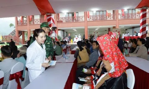 Bắt đầu Giao lưu hữu nghị quốc phòng biên giới Việt Nam - Trung Quốc