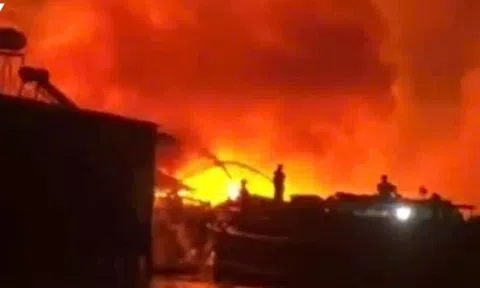 Cháy kho giấy trong đêm ở Đồng Tháp - vẫn đang điều tra nguyên nhân