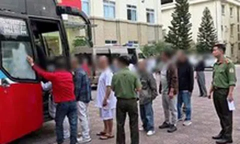 Công an TP.HCM tiếp nhận 34 công dân Việt Nam bị Mỹ trục xuất