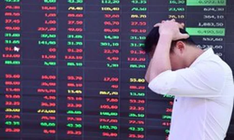 "Đánh rơi" gần 300 điểm từ đỉnh, VN-Index còn giảm đến bao giờ?