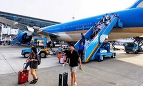 Hàng không tính giảm chuyến bay nội địa, giá vé quốc tế thêm áp lực