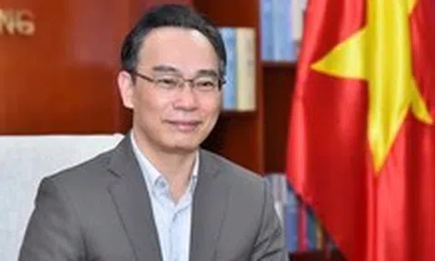 Quyền Bộ trưởng Hoàng Minh Sơn trả lời cử tri về việc xác nhận học bạ thay cấp bằng trung học cơ sở