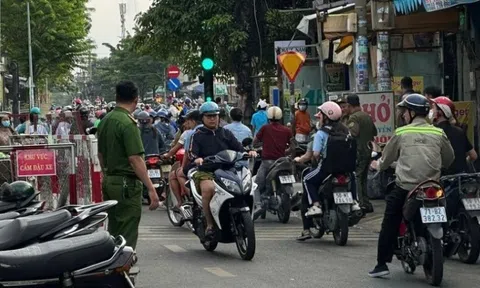 Nhân chứng bàng hoàng kể vụ cháy quán chay khiến mẹ con tử vong