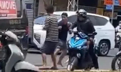 Tin mới vụ hai tài xế đánh nhau giữa đường ở phường Chợ Lớn