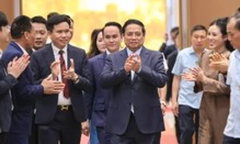 Thủ tướng họp thúc đẩy tăng trưởng hai con số, tri ân doanh nghiệp