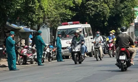 Người đàn ông đột tử trên vỉa hè ở TP.HCM