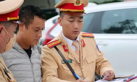 Từ 15/5, mức phạt xe máy, ôtô vượt rào chắn đường sắt tăng gấp 4-6 lần, ai cũng nên biết