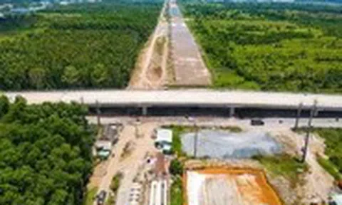 Cận mốc phải đưa vào khai thác, vành đai 3 TP.HCM đoạn phía Tây còn ngổn ngang