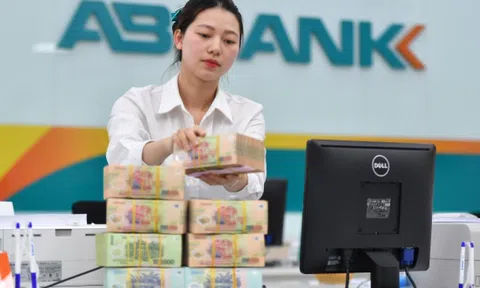 Lãi suất huy động tăng mạnh, Ngân hàng Nhà nước ra chỉ đạo 'nóng'