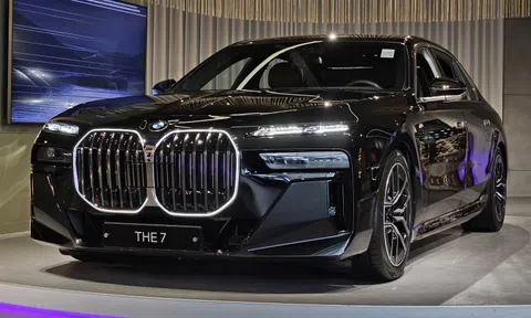 Chiến thắng của Mercedes và BMW