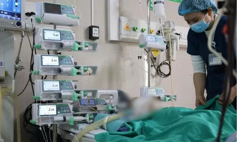 Bệnh nhi 15 tháng tuổi bị xe ô tô cán qua người được bác sĩ cứu sống ngoạn mục