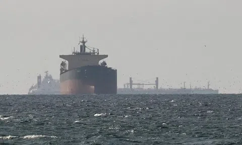 UAE bác tin tham gia chiến dịch mở cửa eo biển Hormuz