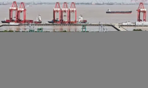 Xuất khẩu Trung Quốc hưởng lợi từ chiến sự Iran