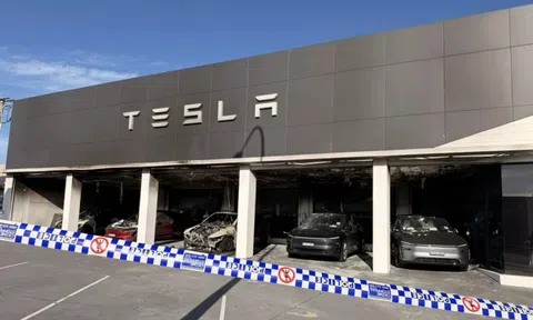 Showroom Tesla tại Sydney bị phóng hỏa giữa đêm