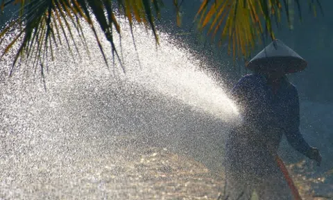 Nắng nóng gay gắt bao trùm TP.HCM và Nam Bộ trong tháng 4